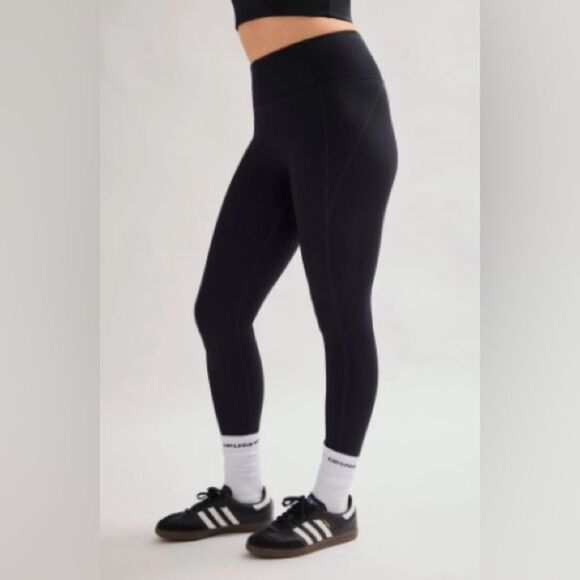 Girlfriend Collective Compressive High-Rise Leggings in Black (XS) - Picture 3 of 11